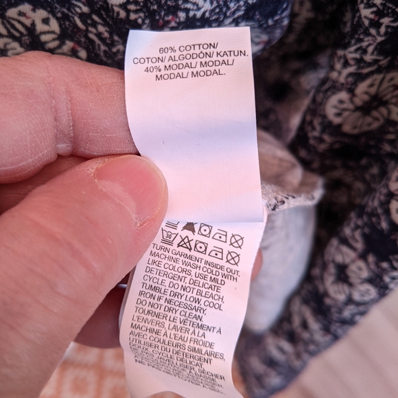 Lucky Brand top, size large in excellent condition - Picture 14 of 15